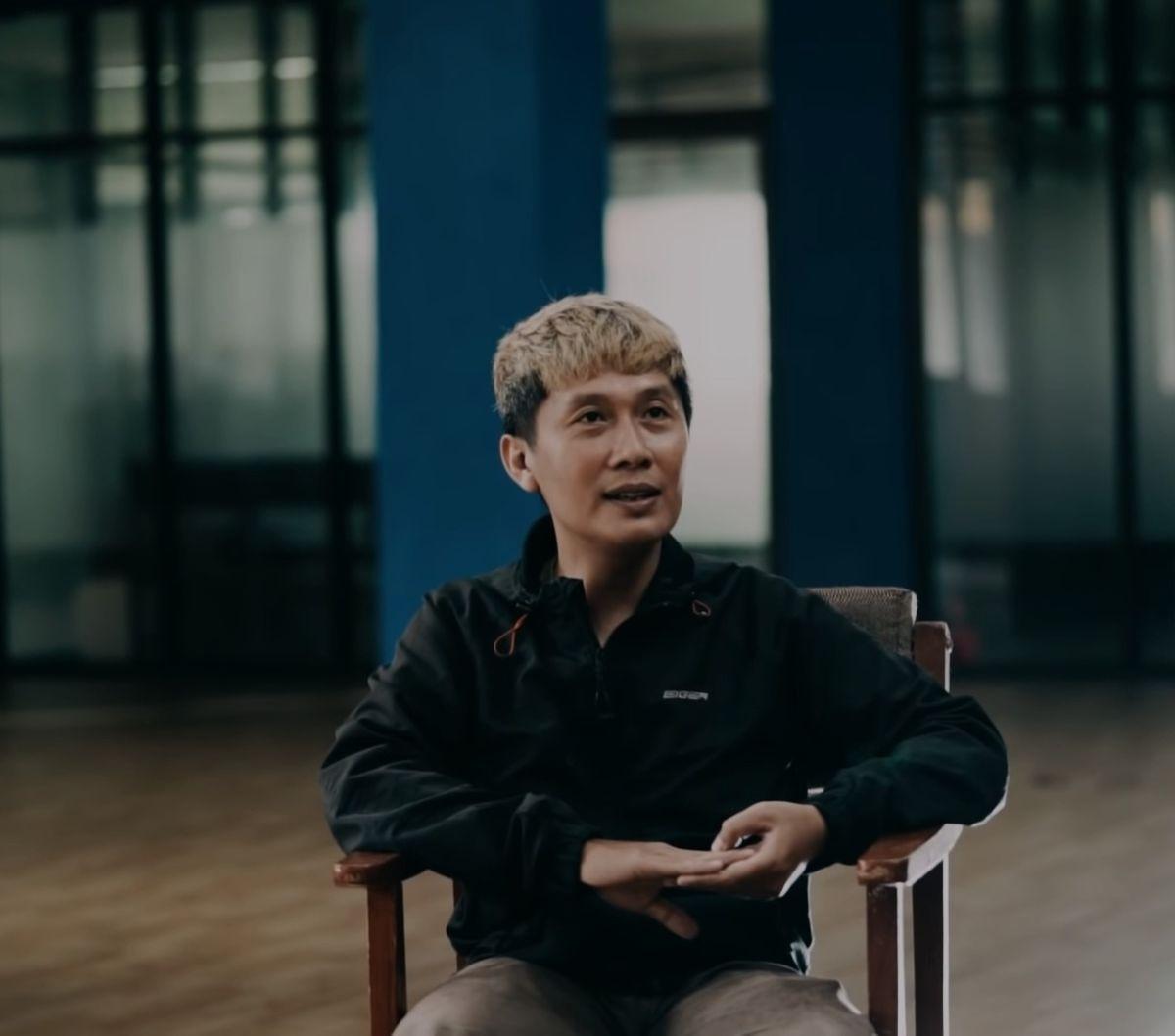 "Mulai banyak masalah, tadinya laundry lancar, enggak ada komplain hasil bagus pendapatan tiap bulan makin lama makin besar, kondisi itu mulai pelan-pelan meluntur," kata Hendra dikutip dari Youtube Pecah Telur.