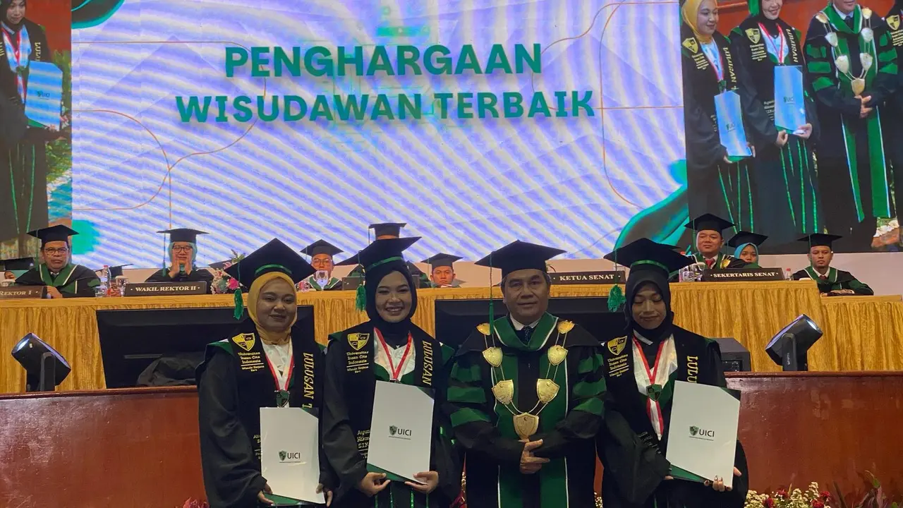 Universitas Insan Cita Indonesia (UICI) menggelar Dies Natalis ke-4 sekaligus Wisuda Perdana di Auditorium Binakarna, Hotel Bidakara, Jakarta, pada Senin (24/02/2025).