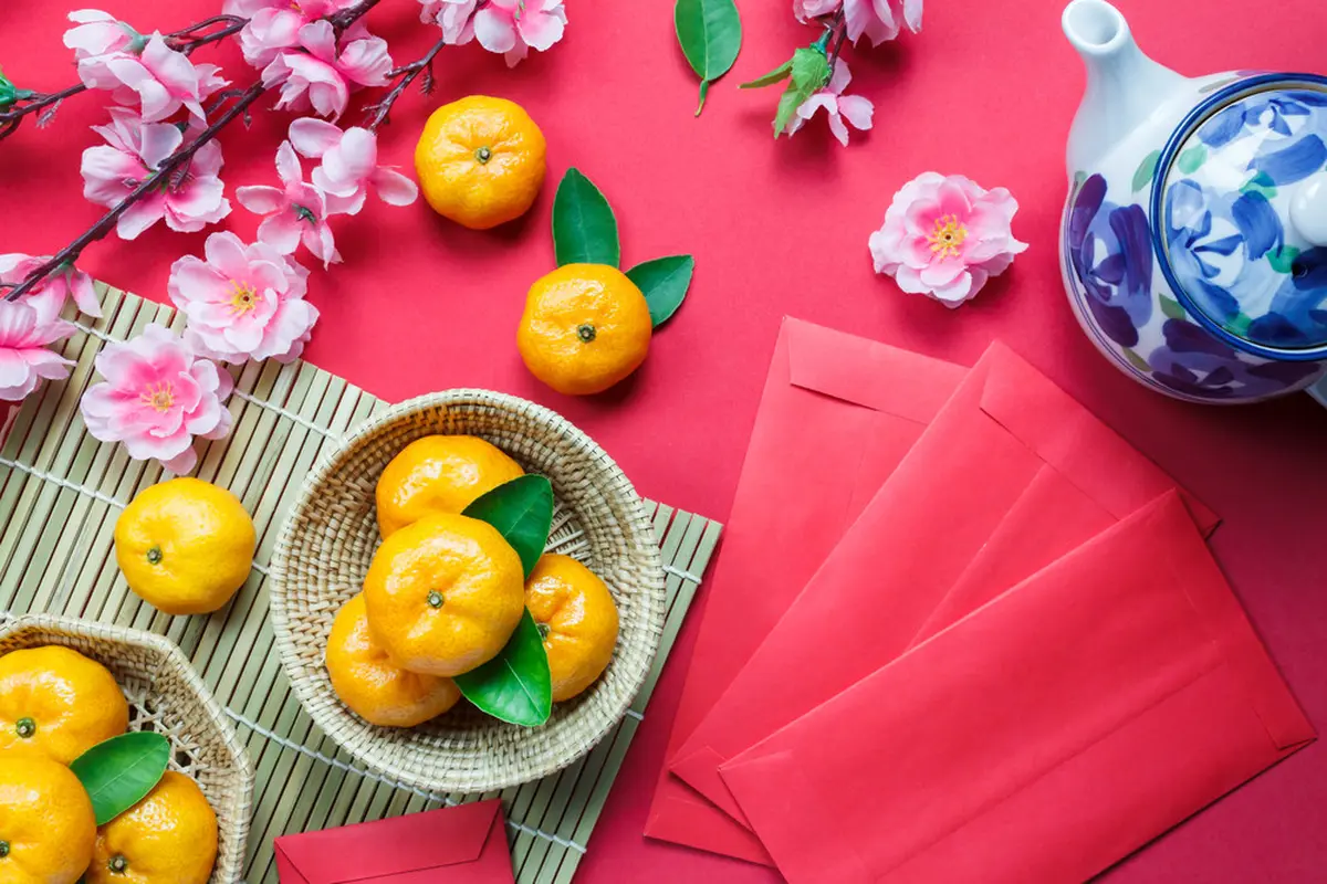 ilustrasi kado imlek/OSABEE/shutterstock