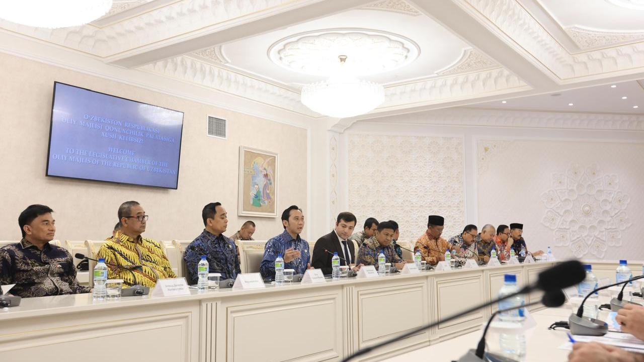 Grup Kerjasama Bilateral Indonesia (GKSB) dari DPR RI diketuai Edhie Baskoro Yudhoyono atau Ibas dari Fraksi Partai Demokrat bertemu dengan Oliy Majlis, Parlemen Uzbekistan di Tashkent (Istimewa)