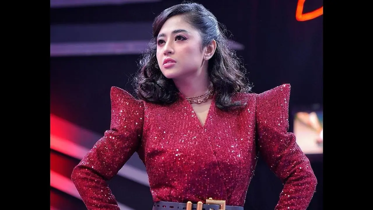 Dewi Perssik. (Foto: Instagram @dewiperssikreal)