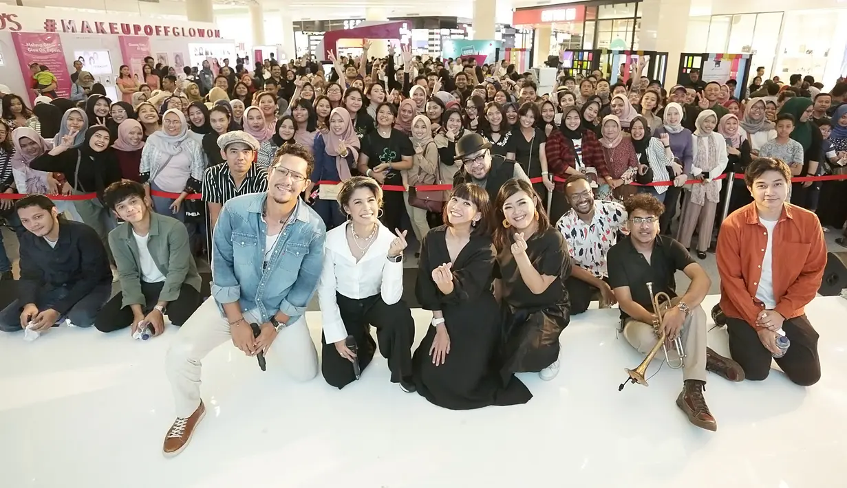 Maliq & D'essentials -Fimela Fest 2019 (Bambang E Ros/Fimela.com)