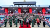 Kapolri Jenderal Listyo Sigit Prabowo, Panglima TNI Laksamana Yudo Margono hingga Kepala Staf TNI AD, AL dan AU meresmikan gedung baru Polda Papua, Minggu (8/1/2023). (Ist)