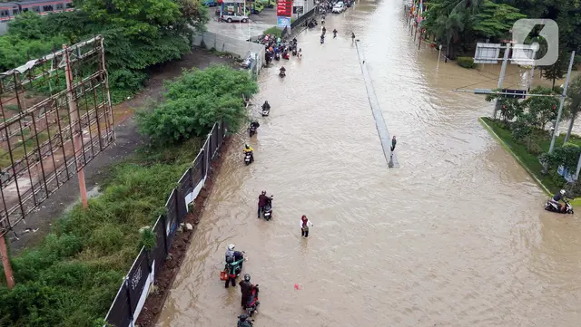Istri Wali Kota Bekasi dituding tak berempati usai ngungsi ke hotel saat banjir, kini ditegur Gubernur