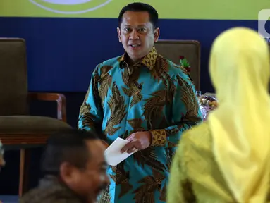 Ketua MPR Bambang Soesatyo (Bamsoet) menjadi pembicara kunci dalam acara diskusi publik yang diselenggarakan Posbakum Golkar di Jakarta, Selasa (12/11/2019). Diskusi tersebut membahas mengangkat tema 'Golkar Mencari Nakhoda Baru'. (Liputan6.co/Johan Tallo)