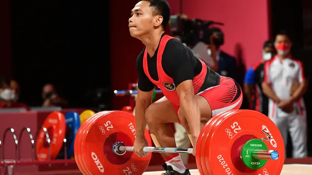 Lifter Indonesia, Eko Yuli Irawan meraih medali perak di Olimpiade Tokyo cabor angkat besi.