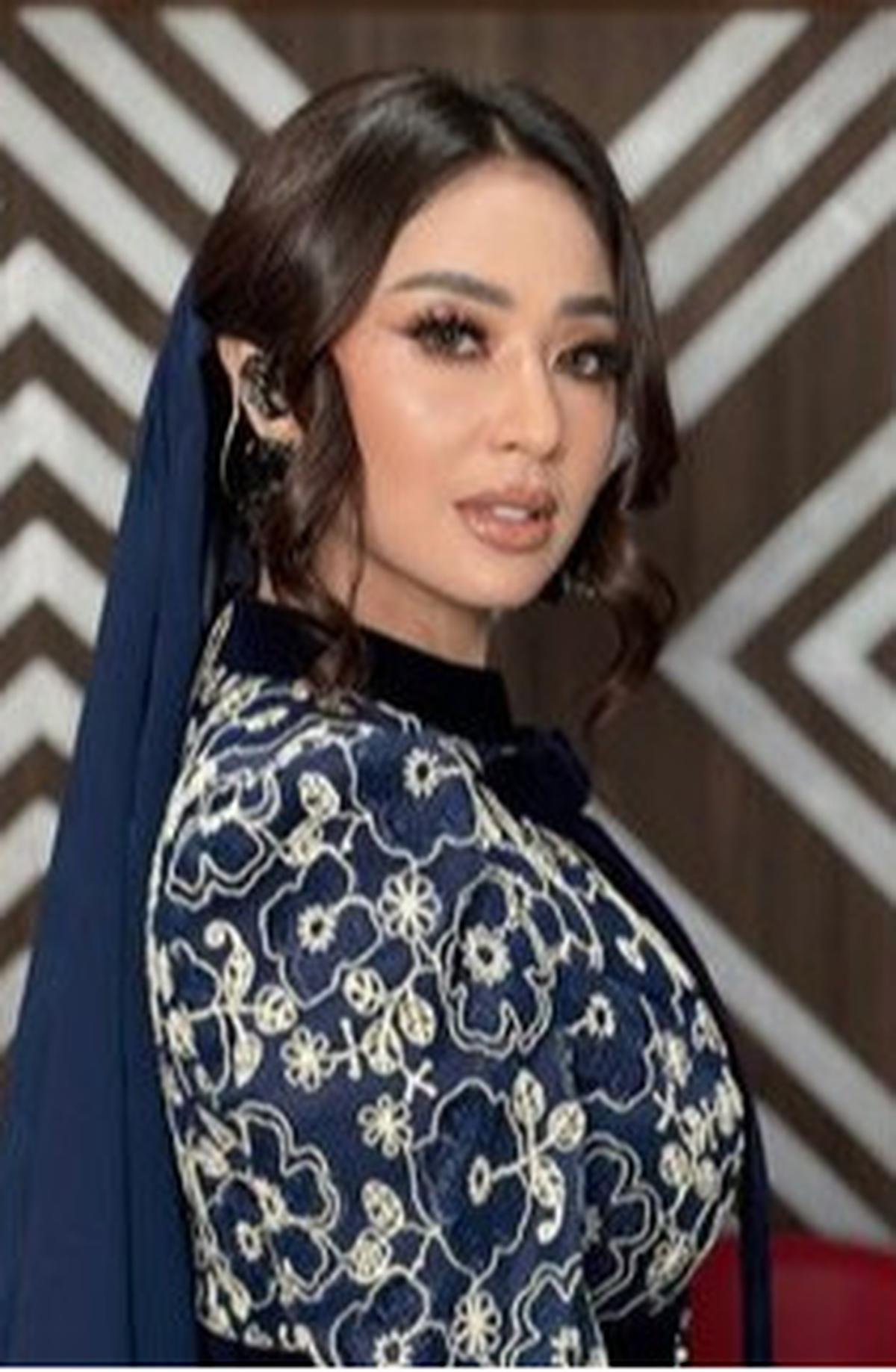 Dewi Perssik Viral Gara-Gara Lagu 'Pica Pica', Tetap Cuan Meski Sempat Dapat Hujatan