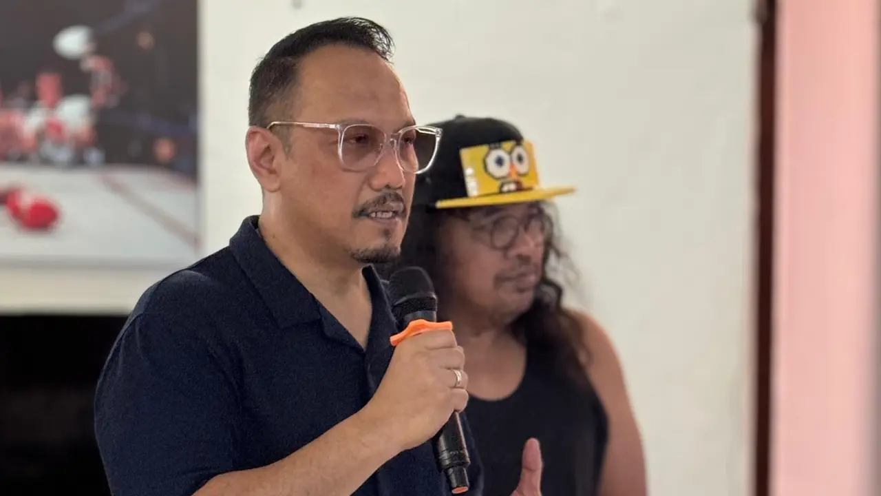 Praktisi komunikasi politik, Irfan Asy'ari Sudirman Wahid atau Ipang Wahid.