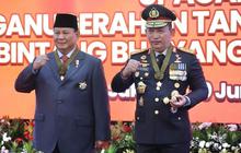 VIDEO: Karpet Merah untuk Prabowo Terima Kehormatan Bintang Bhayangkara di Mabes Polri