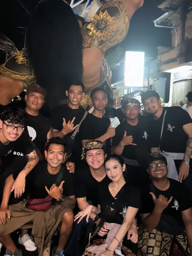 Rizky Febian dan Mahalini Rayakan Nyepi