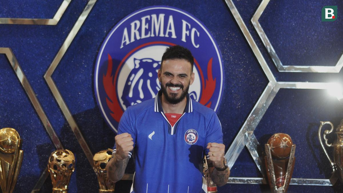 Punya 5 Penjaga Gawang, Pelatih Arema FC Kelabakan Tentukan Jumlah