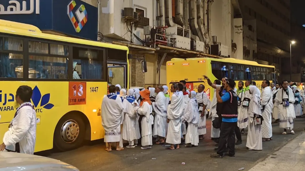 32 Bus Shalawat Inklusif Siap Antar Jemput Jemaah Haji Lansia dan Disabilitas dari Hotel ke Masjidil Haram
