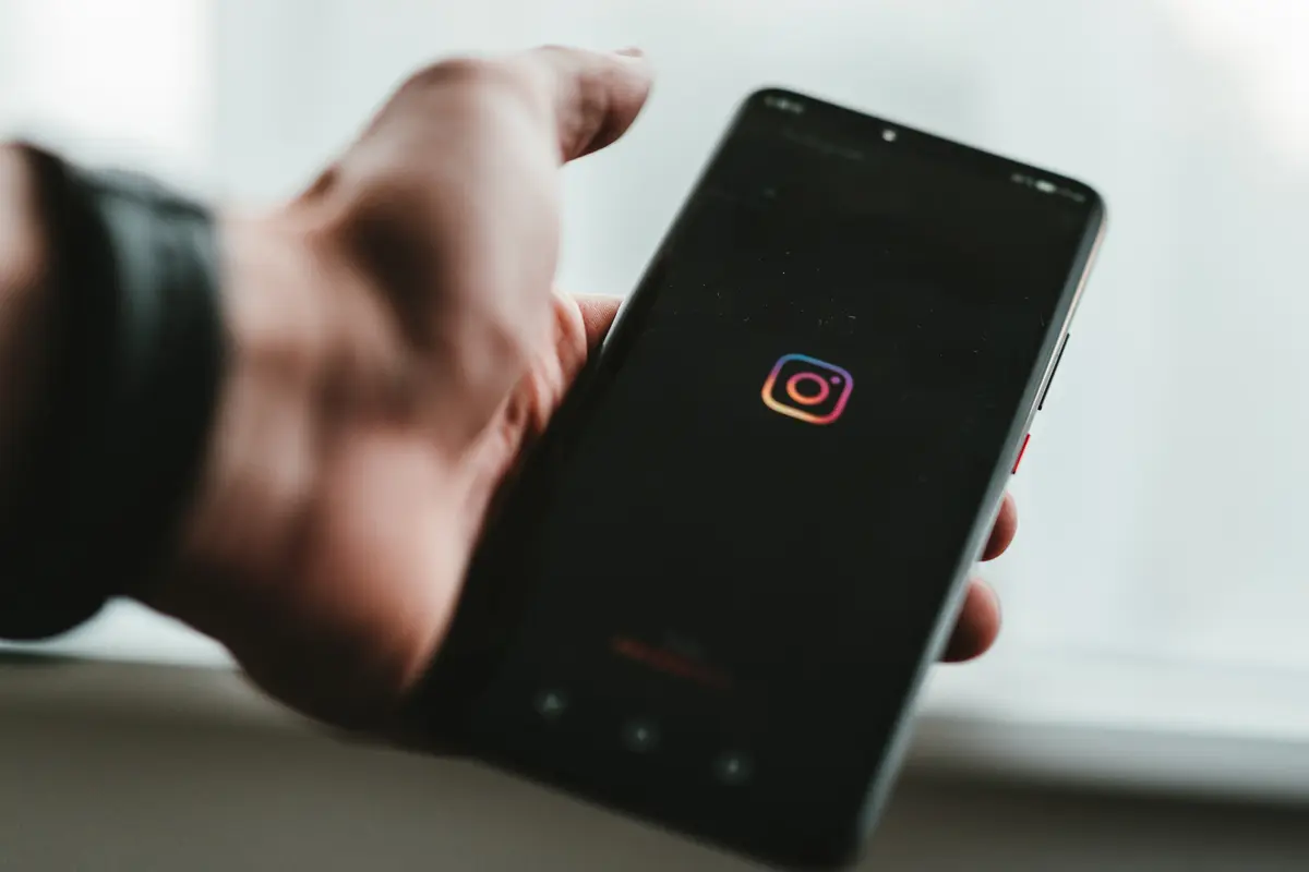 Ilustrasi kata-kata, caption instagram