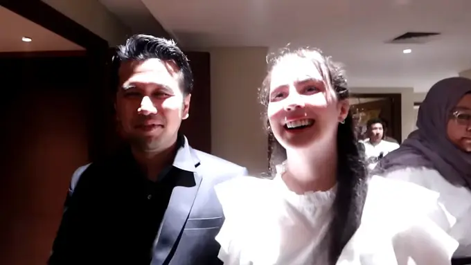 Arumi Bachsin dan Emil Dardak