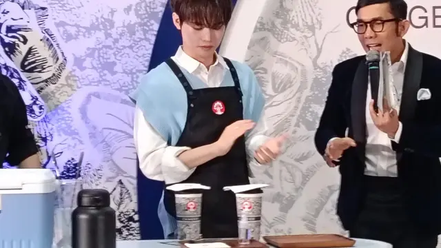 Chenle NCT Temui Ribuan Penggemar di Jakarta, Racik Minuman hingga Baca Surat Penggemar
