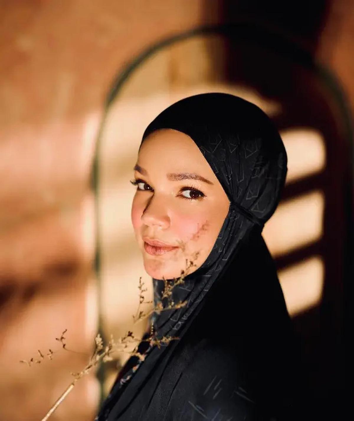 Potret 6 Artis Blasteran yang Putuskan Berhijab, Pesonanya Makin Terpancar