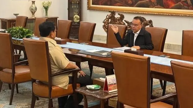 Presiden Prabowo Subianto bertemu dengan Wakil Ketua DPR Sufmi Dasco Ahmad di Istana Merdeka Jakarta.