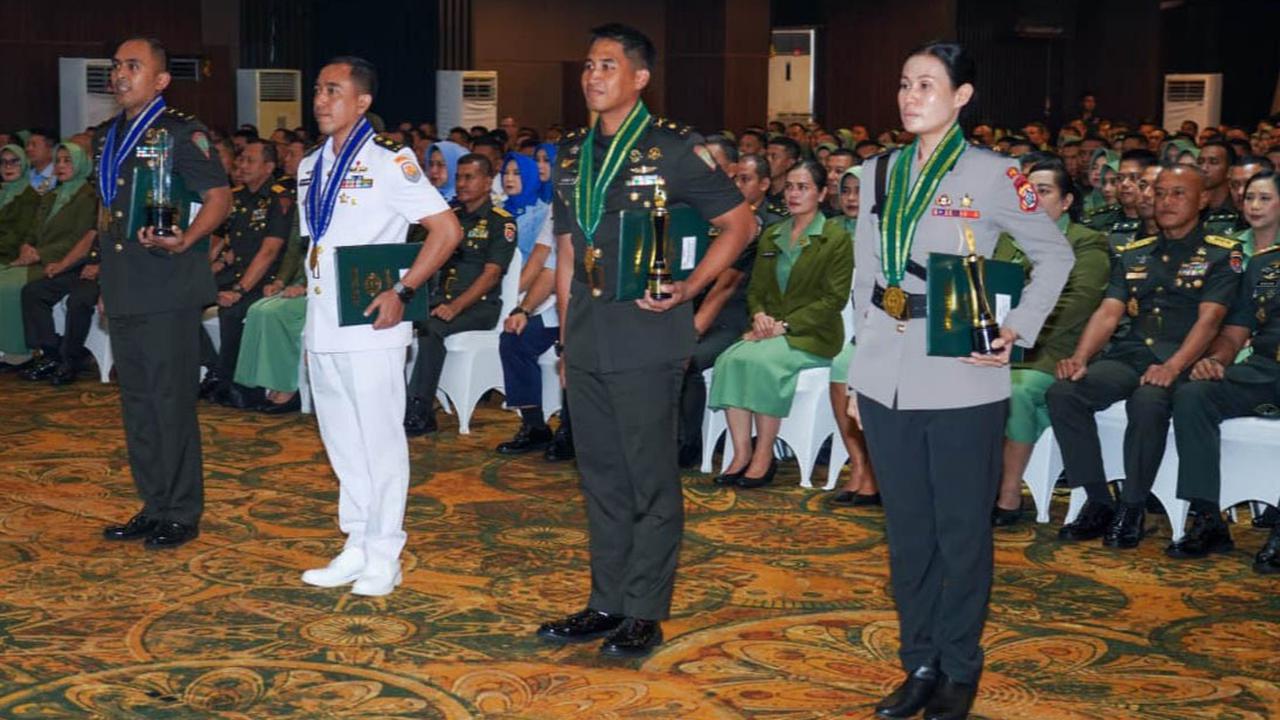 FOTO: Kasad Maruli Ingatkan  Lulusan Seskoad Ditantang Jadi Pemimpin Visioner dan Inovatif