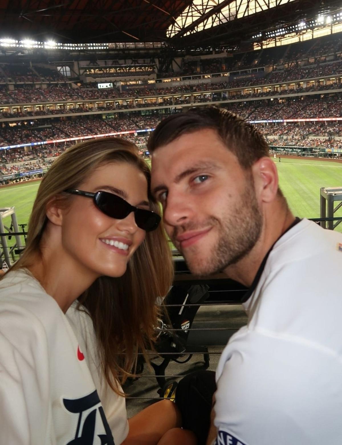 Potret Maarten Paes Kiper Timnas Indonesia yang Bucin Banget Sama Pacar, Luna Bijl Samperin ke Indonesia Untuk Beri Dukungan