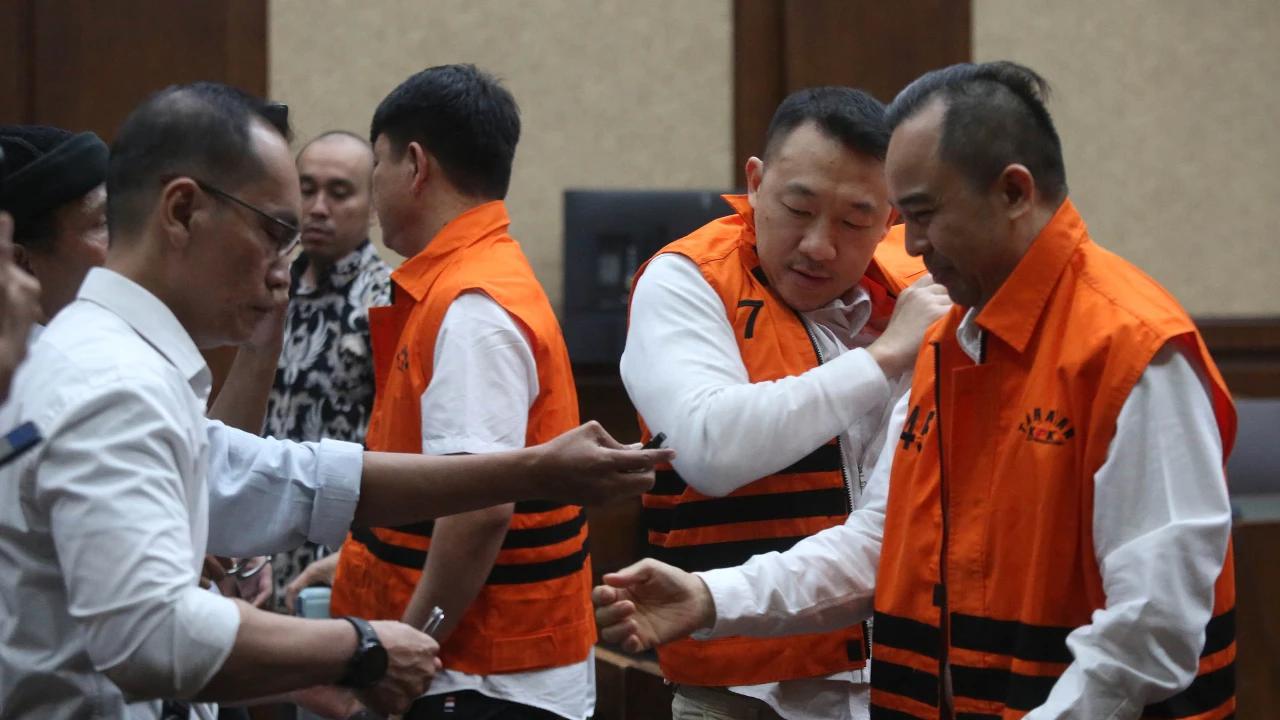 FOTO:  Pemilik Blueray Cargo  Dituntut Tiga Tahun Penjara dalam Kasus Suap Bea Cukai