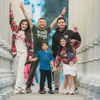 Foto kebersamaan [Foto: Instagram.com/ashanty_ash]