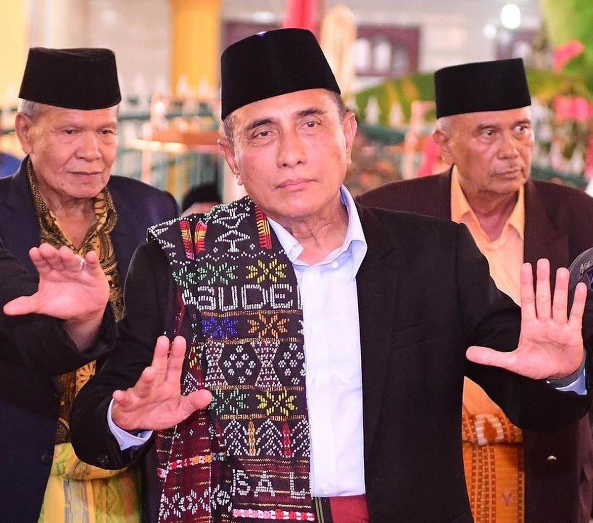 Mantan Pangkostrad TNI AD ini memang dikenal sebagai salah satu sosok politikus sekaligus perwira tinggi TNI yang aktif membagikan sejumlah kegiatannya di media sosial pribadinya. <br>