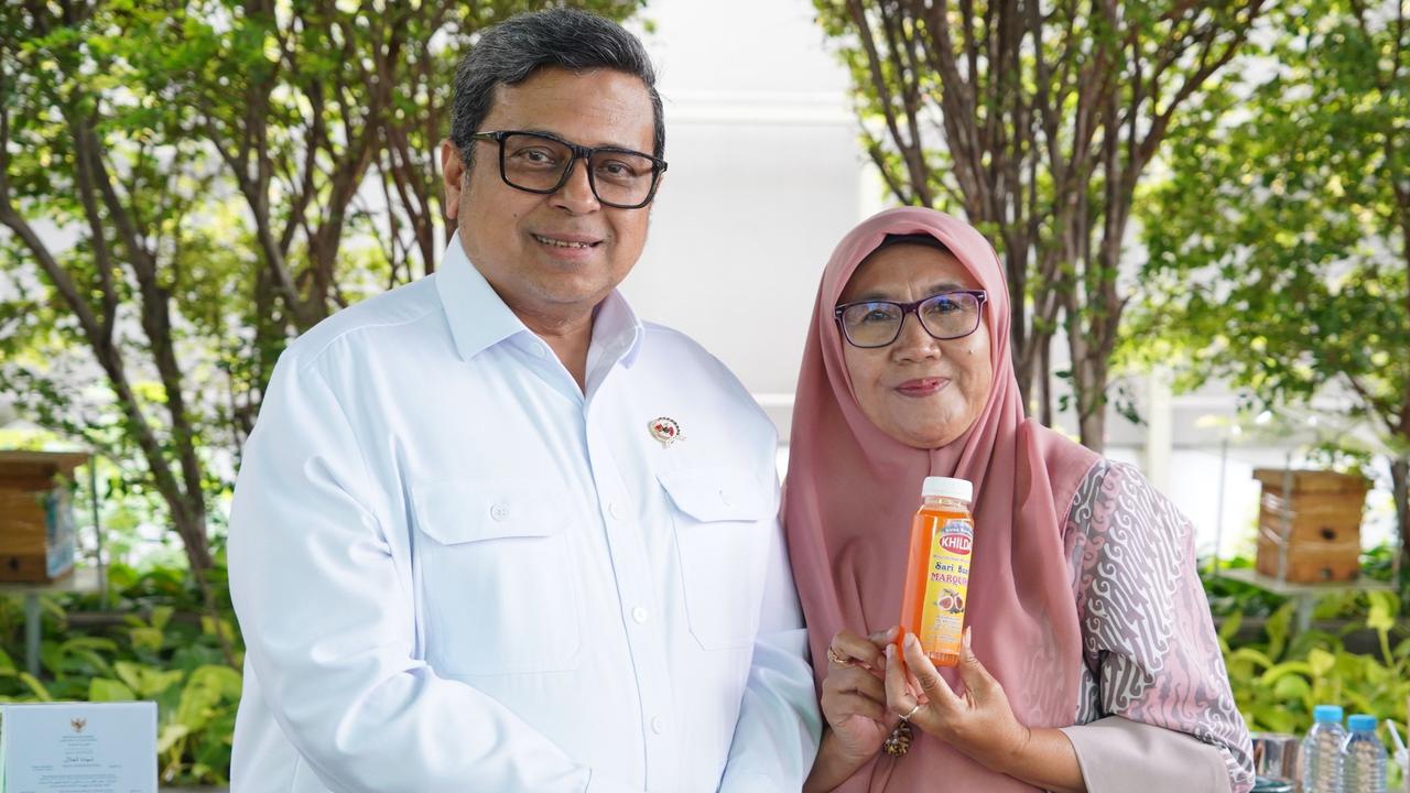 PNM Daftarkan Sertifikat Halal Usaha Sirup Rumahan Hingga Tembus Toko Oleh-Oleh
