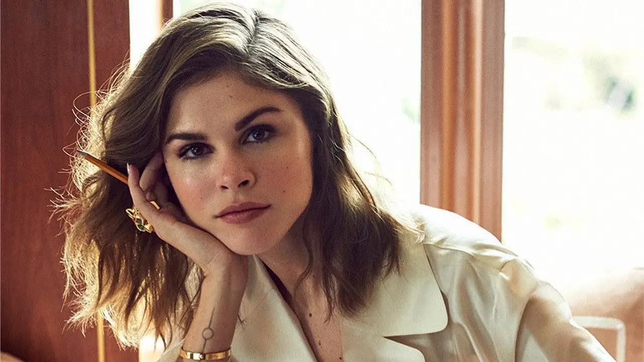 [Fimela] Kisah Sukses Emily Weiss yang Mampu Masuk Daftar Forbes 30 Under 30