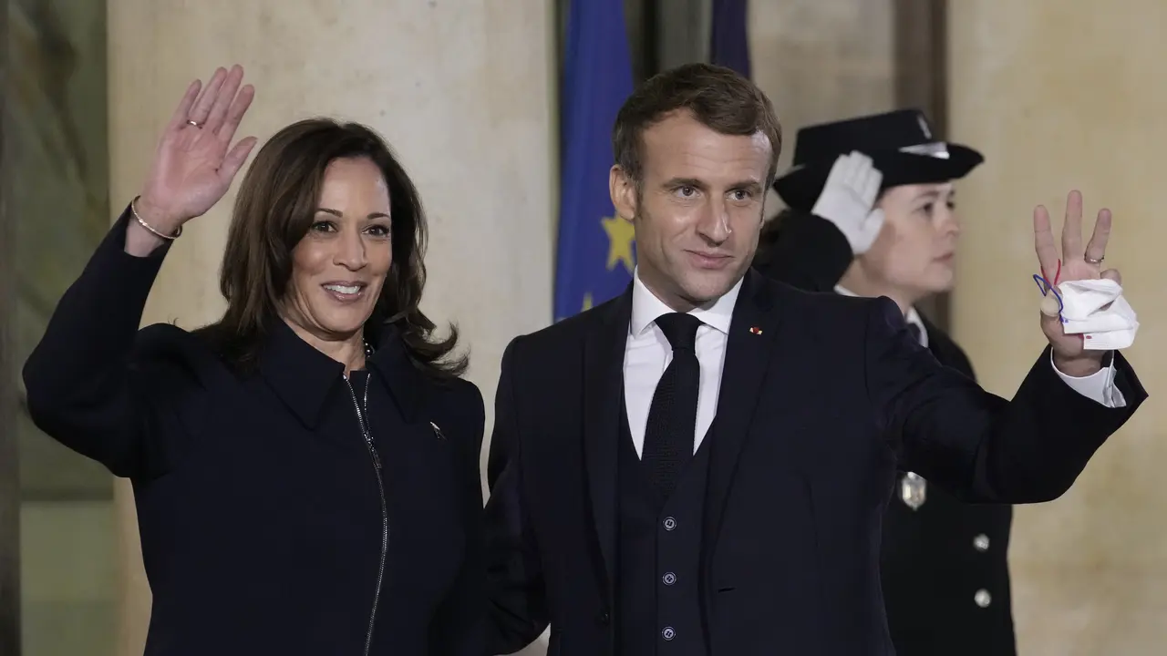 Presiden Prancis Macron Bertemu Wapres AS Harris