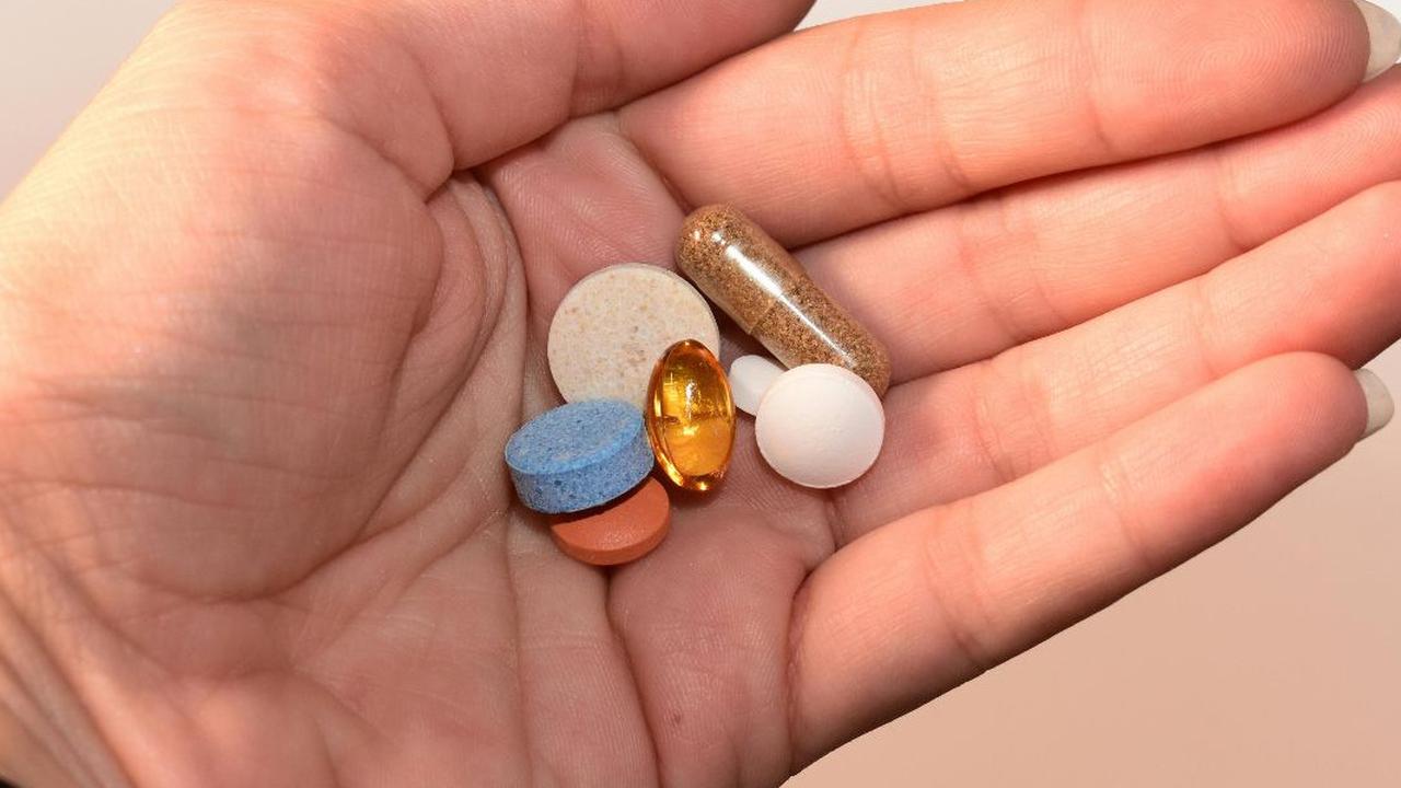 Tak Harus Malam Hari, Ini Cara Minum dan Waktu yang Tepat untuk Mengonsumsi Vitamin agar Hasilnya Maksimal