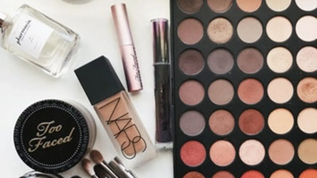 Penasaran dengan Tren Makeup 2018 Seperti Apa?