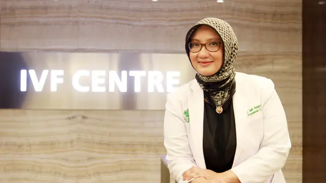 dr. Upik Anggraheni, Sp.OG-KFER selaku Dokter Spesialis Kebidanan dan Kandungan Konsultan Fertilitas, Endokrinologi, dan Reproduksi