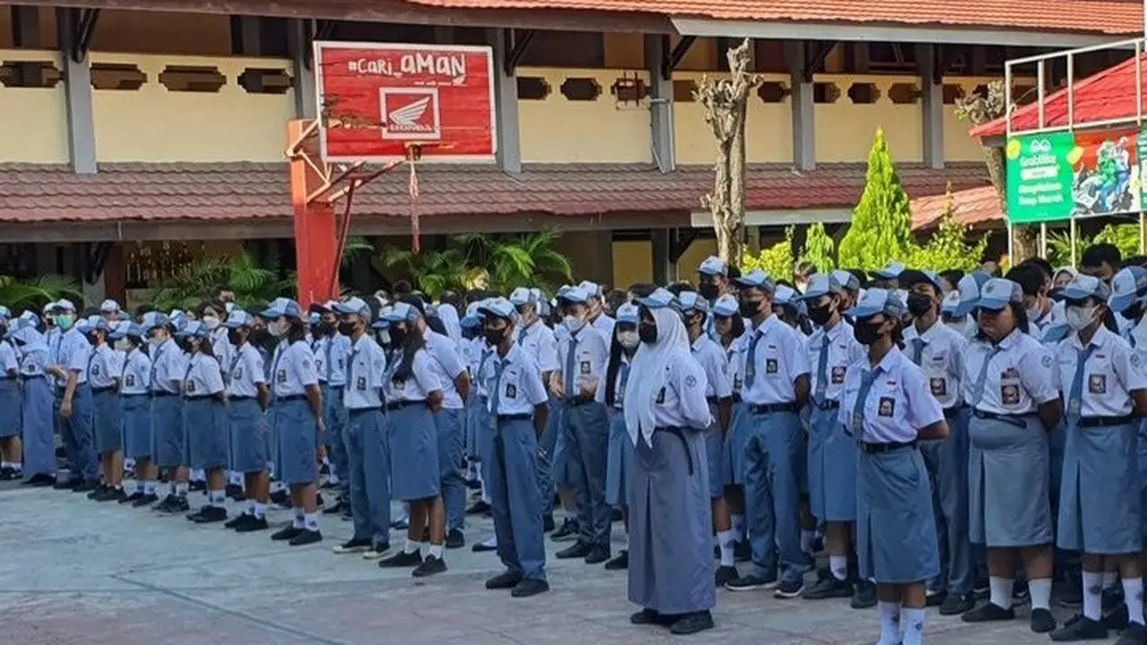 Salah satu kegiatan di SMK Negeri 1 Manado.