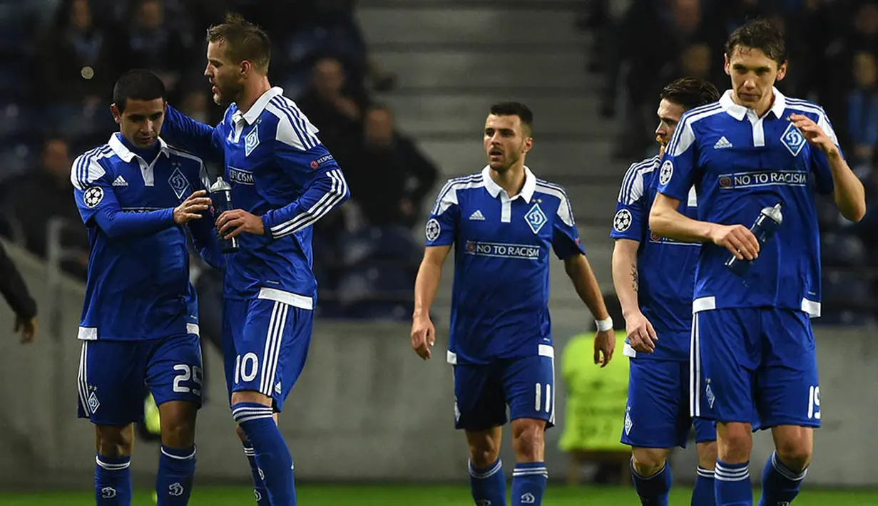 Runner-Up grup G, Dinamo Kiev. Klub asal Ukraina itu berhasil menggusur Porto dari peringkat dua pada laga terakhir usia menaklukan Maccabi Tel Aviv. (AFP/Francisco Leong)