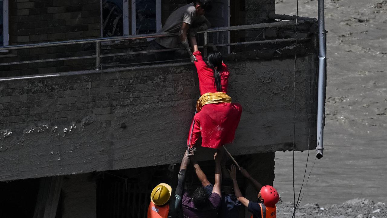 Pencarian 1.500 Orang Hilang Terus Dilakukan di Nepal