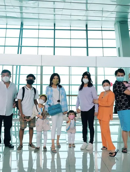 Sarwendah dan Ketiga Anaknya (Instagram/sarwendah29)