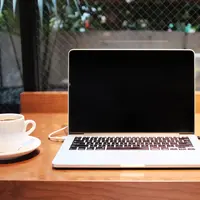 Ilustrasi penyebab layar laptop mati/Copyright unsplash/Alex Knight