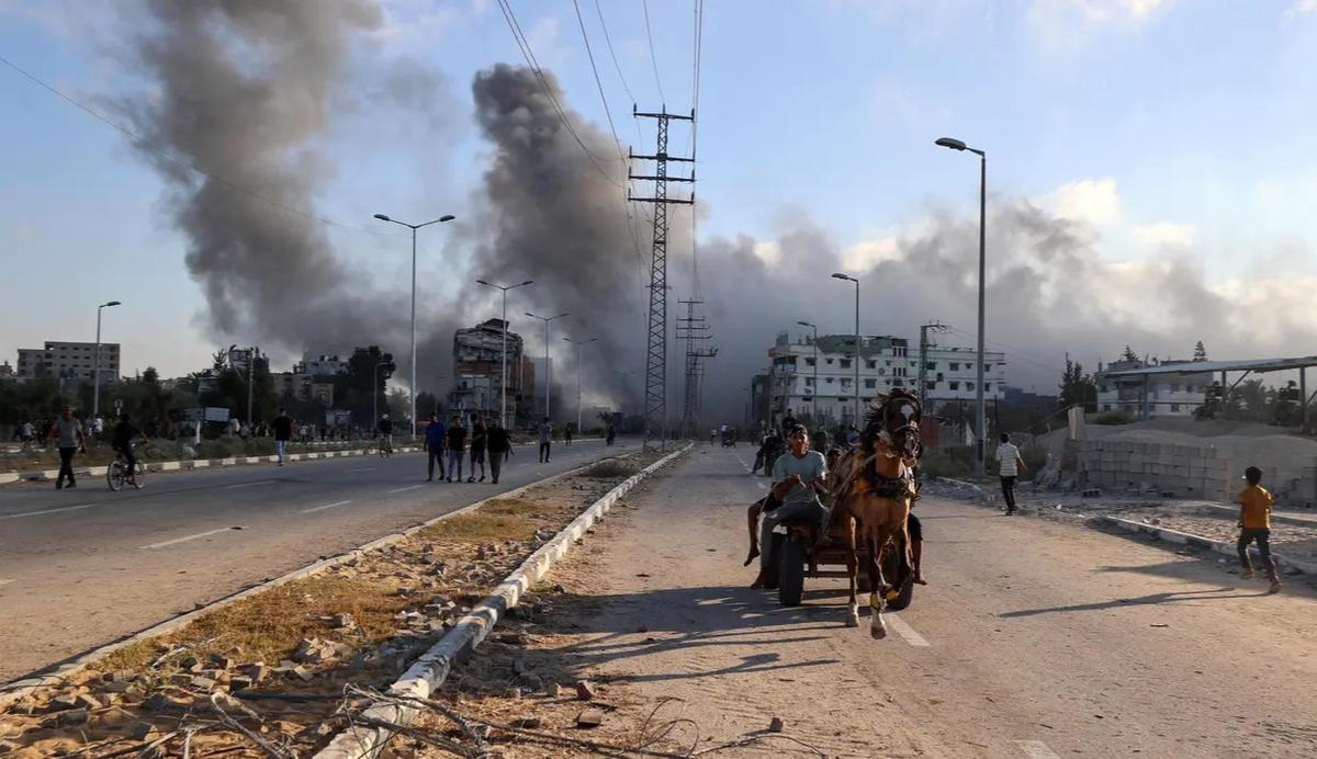 Kejamnya Israel Bombardir Jalan yang Digunakan Warga Jalur Gaza ke Pusat Distribusi Bantuan