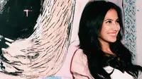 Pevita Pearce Sebarkan Cinta dari Bawah Laut