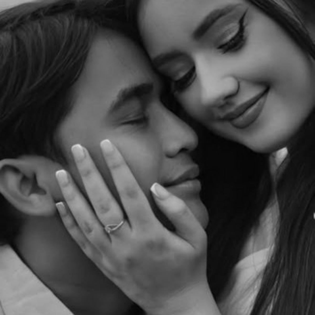 5 Potret Billy Syahputra Lamar Sang Pacar Vika Kolesnaya di Bali, Romantis Banget!