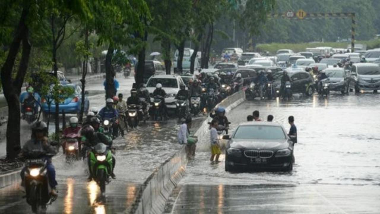 BMKG Prediksi Sebagian Besar Wilayah Indonesia Diguyur Hujan Hari Ini