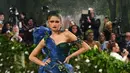 Aktris AS Zendaya tiba untuk acara Met Gala 2024 di Metropolitan Museum of Art, New York, Senin (6/5/2024). (Angela WEISS / AFP)