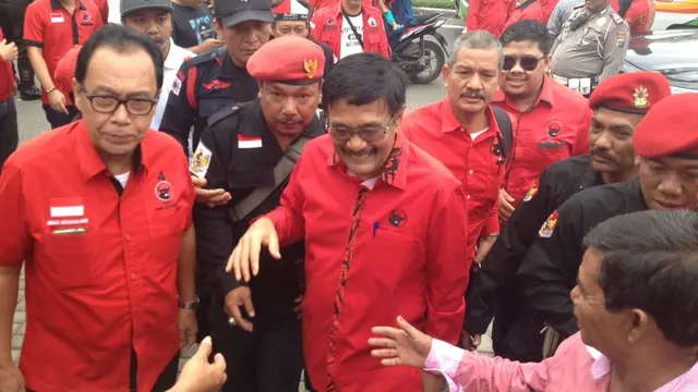 Djarot Saiful Hidayat-Sihar Sitorus mendaftar ke KPU Sumatera Utara.