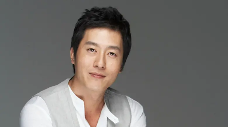 Aktor Korea Selatan, Kim Joo Hyuk meninggal karena kecelakaan mobil. (Sumber Foto: soompi)
