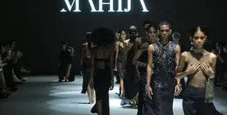 Gelaran JFW 2024 resmi selesai kemarin, Minggu (29/10/2023). Ditutup dengan runway Dewi Fashion Knight yang menghadirkan rancangan Mahija dan Hian Tjen, tema yang diangkat adalah 'The Artistry.' [Foto: Document/FIMELA]