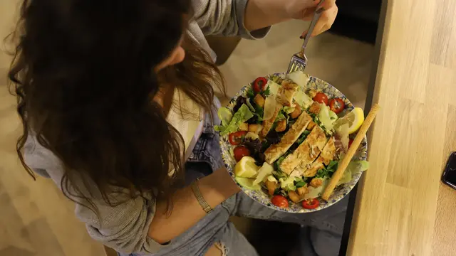 Tips Diet Aman Saat Menyusui Agar Badan Kembali Ideal dan Nutrisi Terjaga