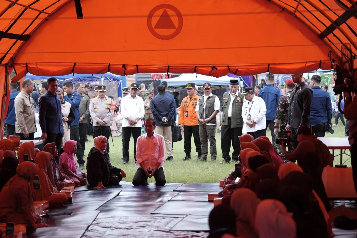 Presiden Jokowi bertemu korban banjir lahar dingin di Kabupaten Agam. (Liputan6.com/ ist)