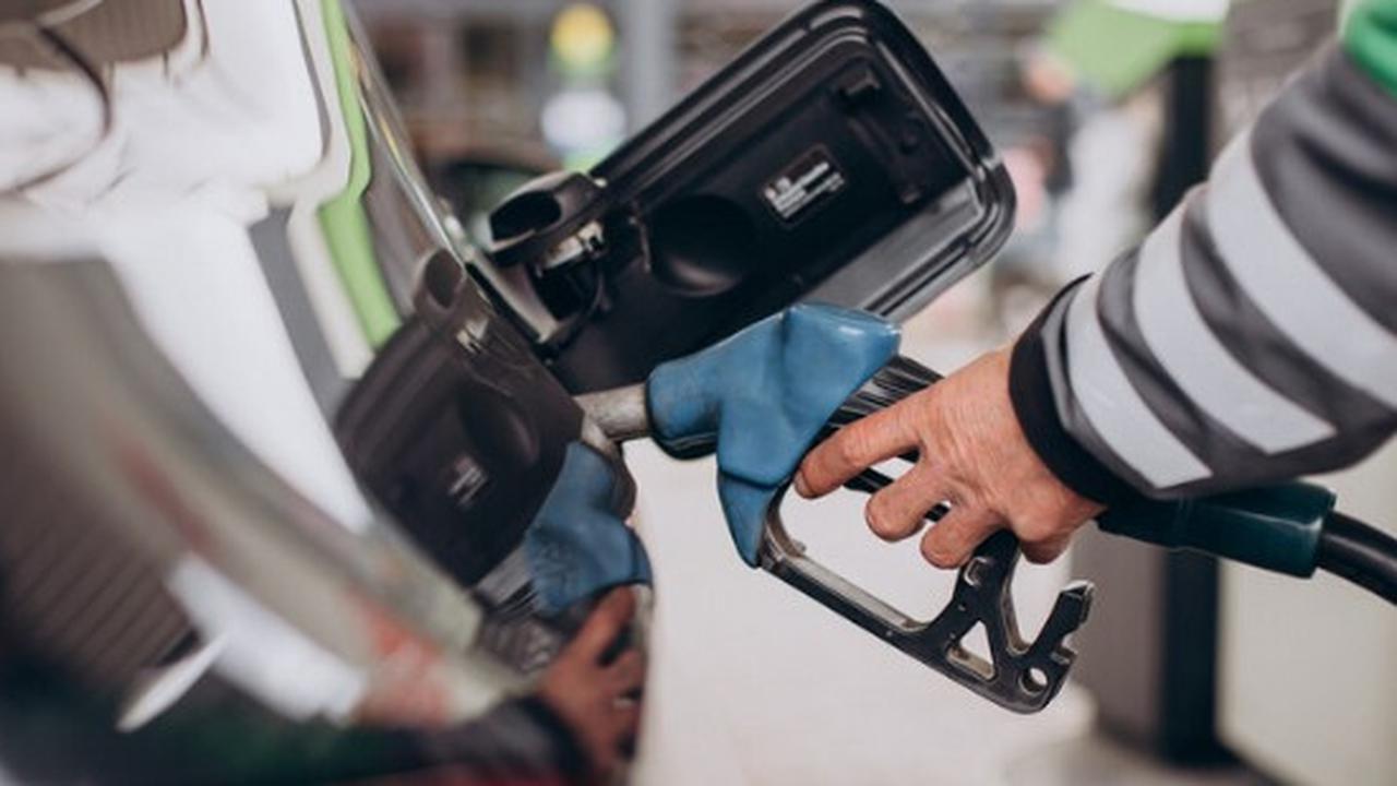 Hindari Kesalahan! Berikut Panduan Mengisi Bahan Bakar Mobil dengan Benar