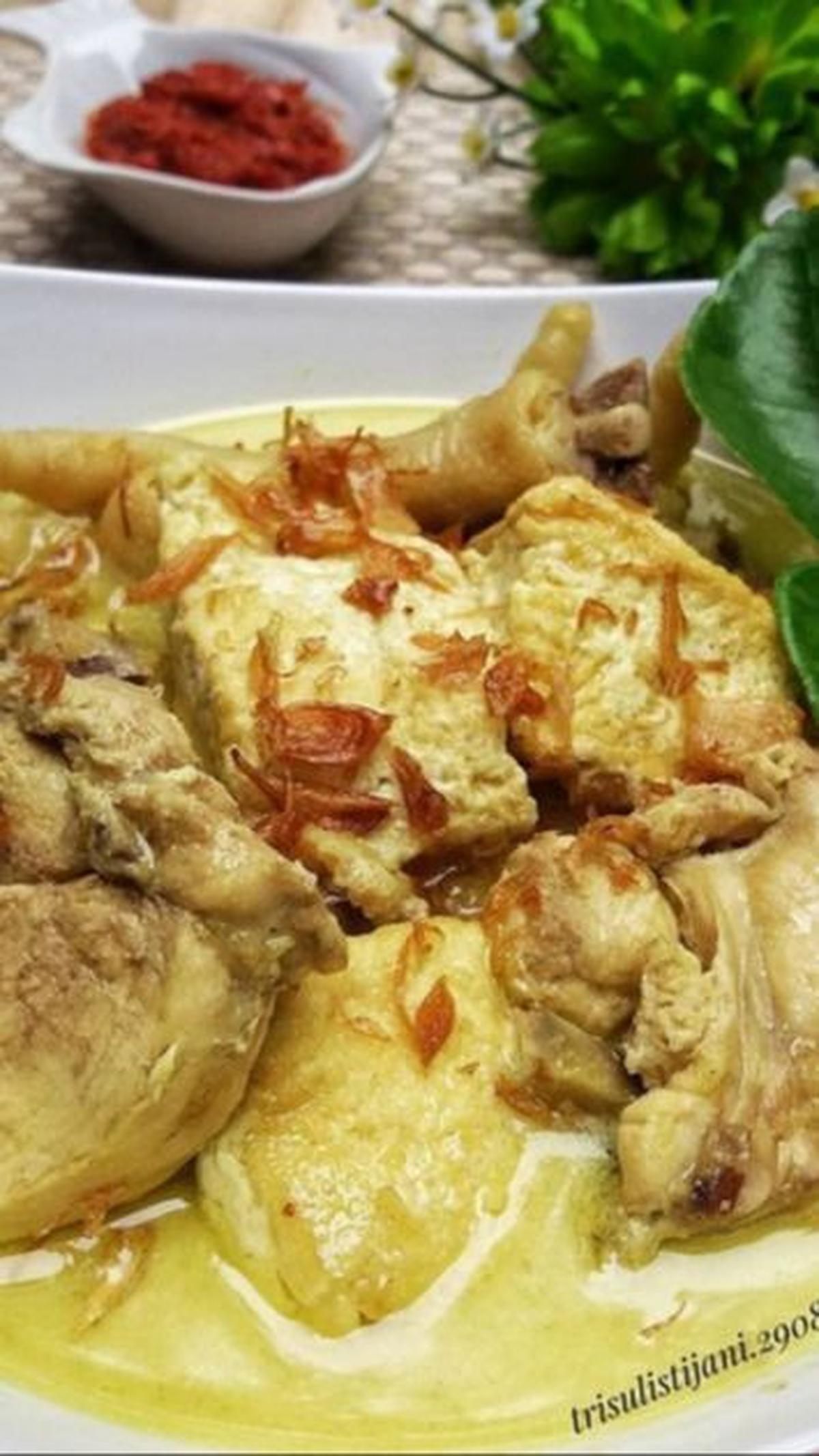 4. Resep Opor Ayam Kampung dan Telur<br>