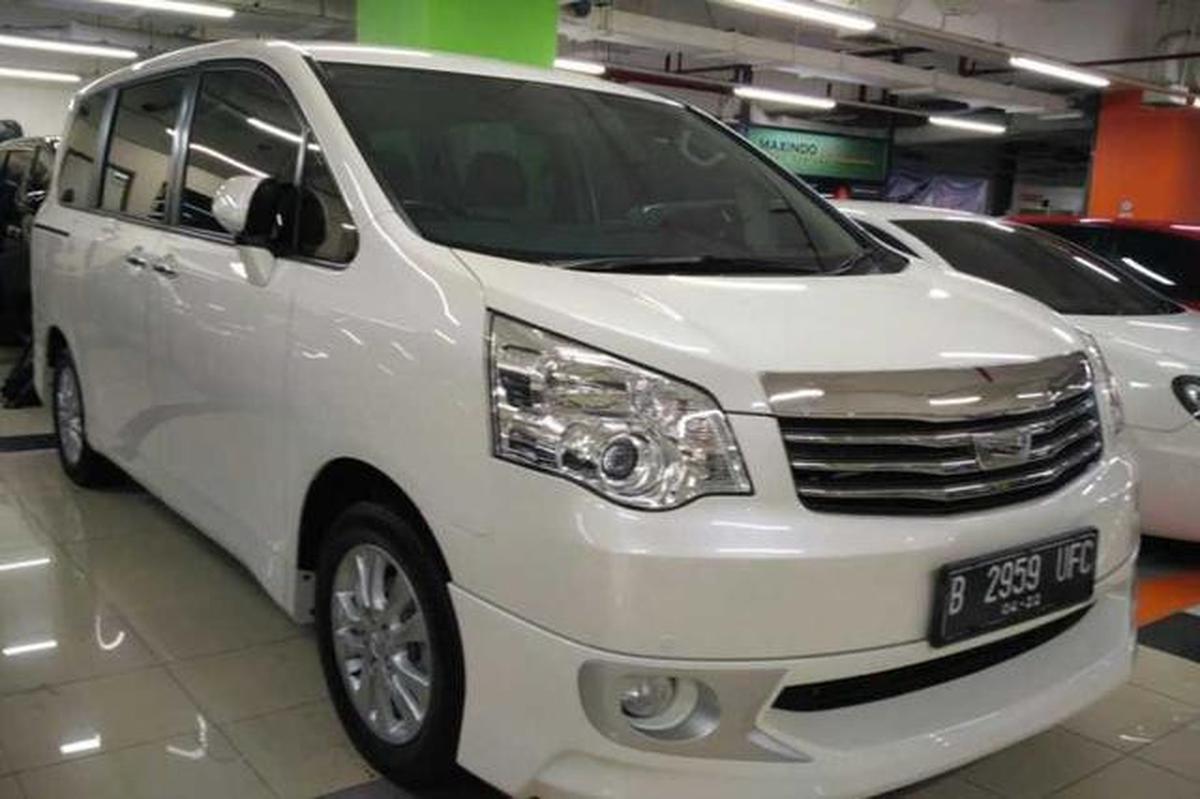 Anti-Ribet di Parkiran Sempit! Ini 5 Rekomendasi MPV Sliding Door Bekas Terbaik untuk Keluarga
